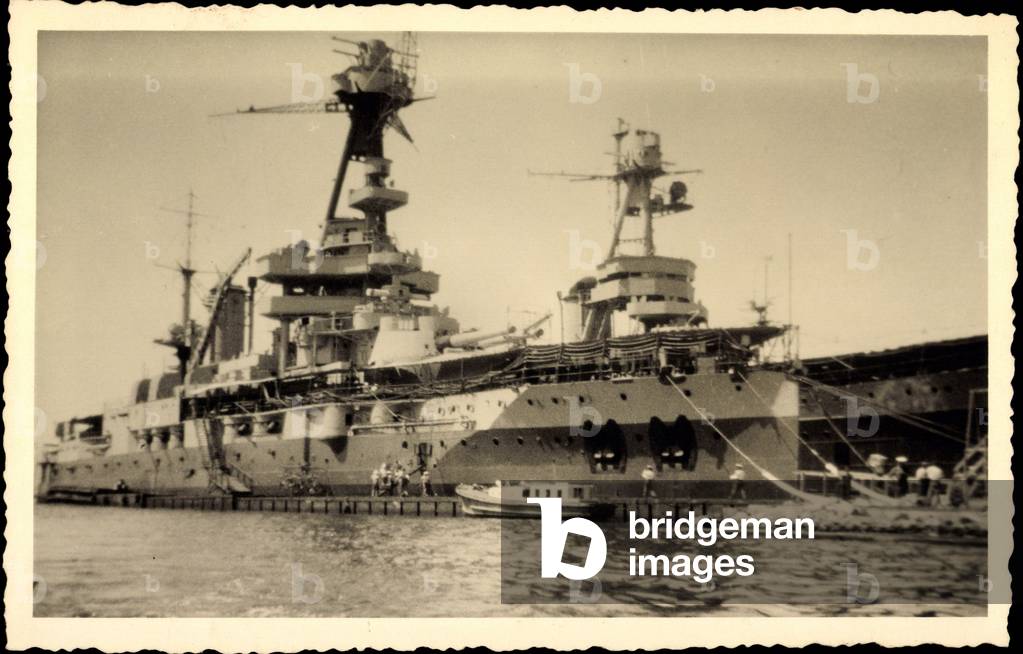 Photo French warship, port, dock worker