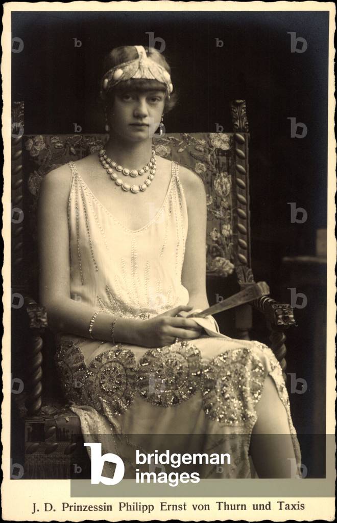 Ak Prinzessin Philipp Ernst von Thurn & Taxis, Jewellery, Fan (b/w photo)