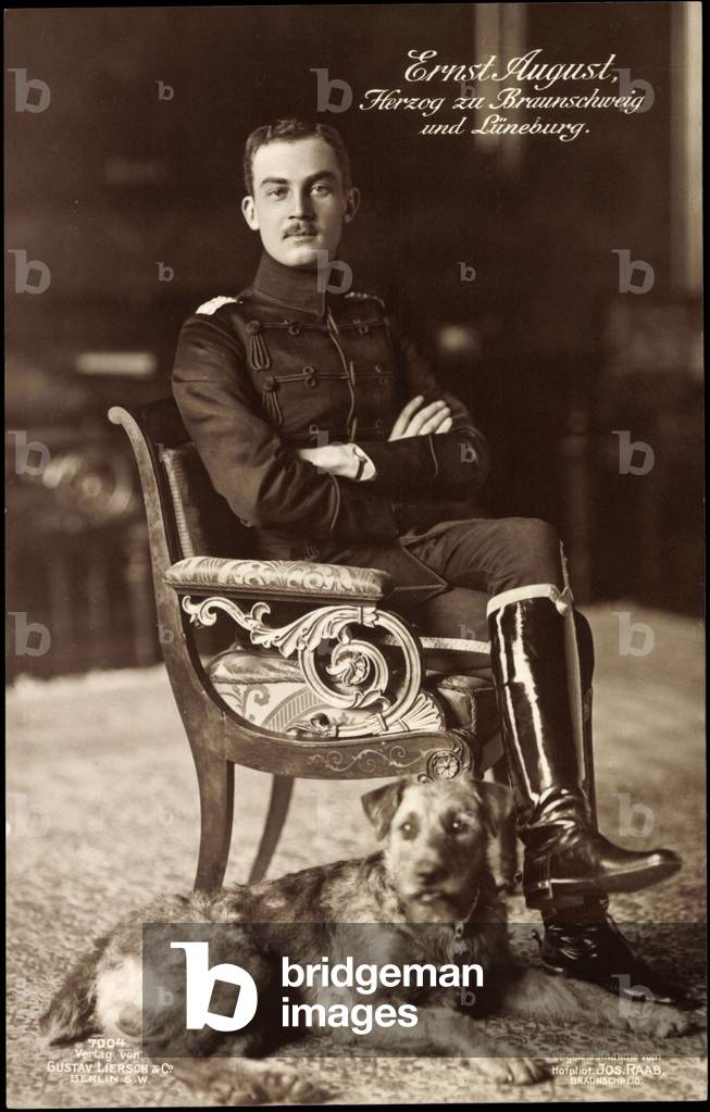 Ak Herzog Ernst August zu Braunschweig Lüneburg, Hund, Liersch 7004 (b/w photo)