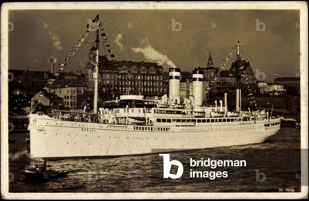 Hamburg, HAPAG, steamer Oceania in the harbour, building