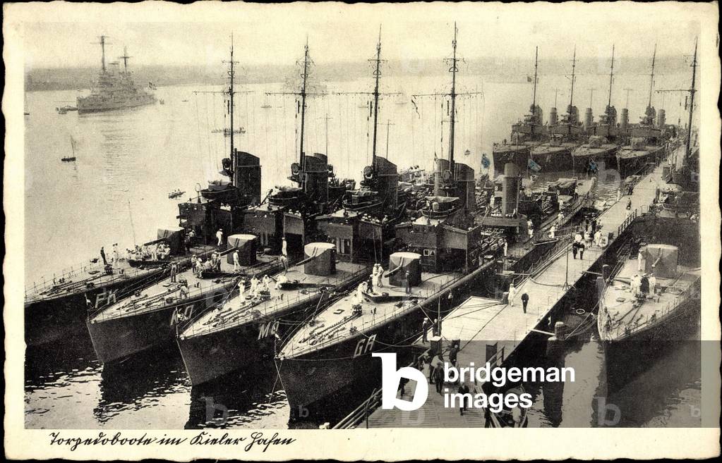 Kiel, view of a group of torpedo boats in the harbour