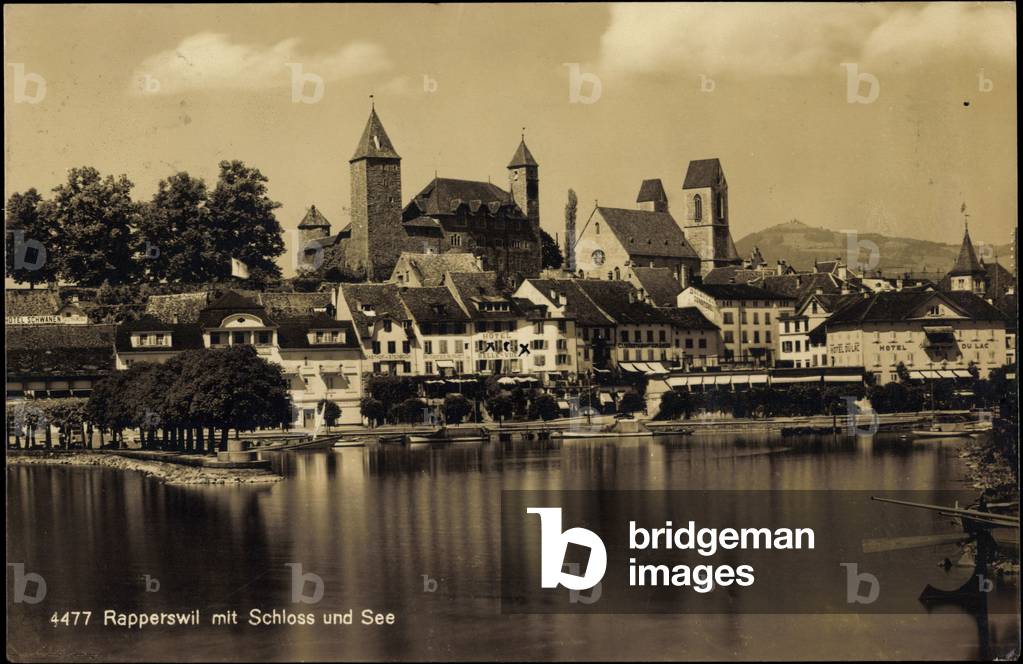 Rapperswil Kt. Sankt Gallen, castle and lake, boats