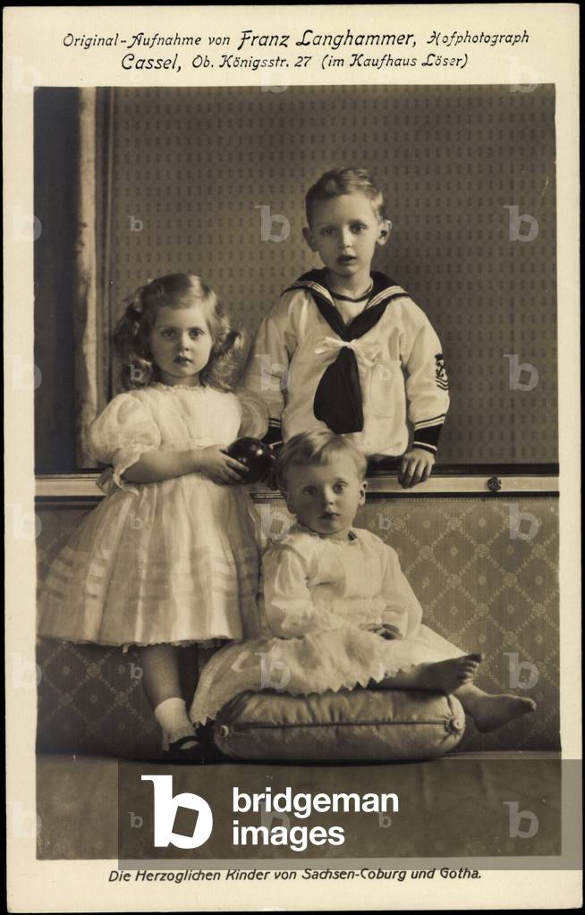 Ak The Ducal Children of Saxony Coburg and Gotha, dress, sailor suit (b/w photo)