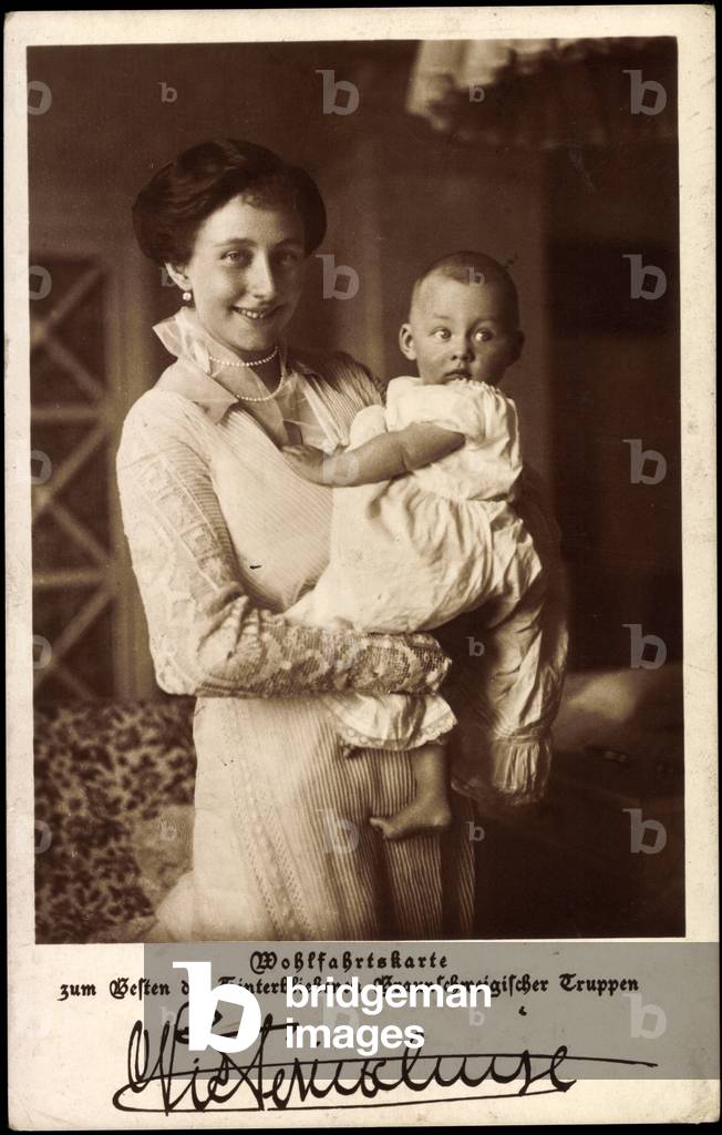 Victoria Luise of Prussia with Child, Welfare Card