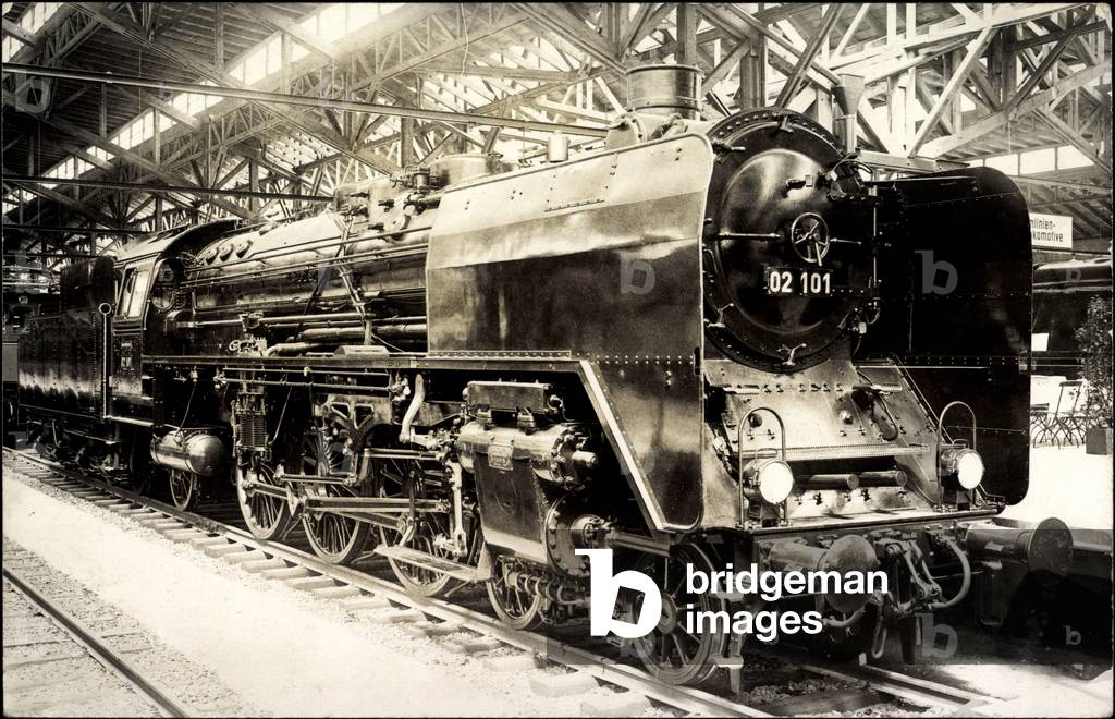 Photo German single locomotive No. 02 101 in e. Bahnhof