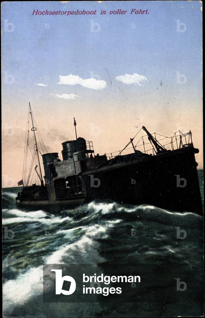 Warships, deep sea torpedo boat in full speed