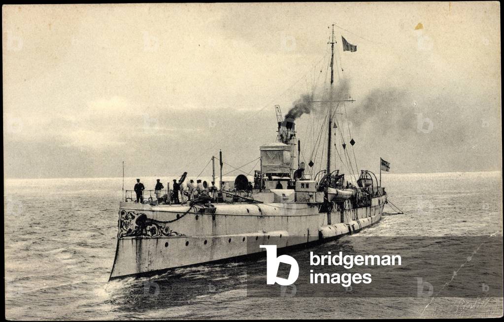 Warship in full speed, soldiers