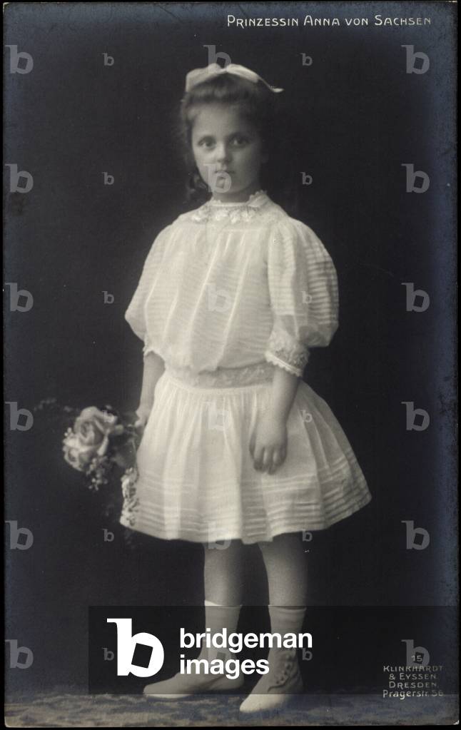 Ak Princess Anna of Saxony with bouquet of flowers (b/w photo)