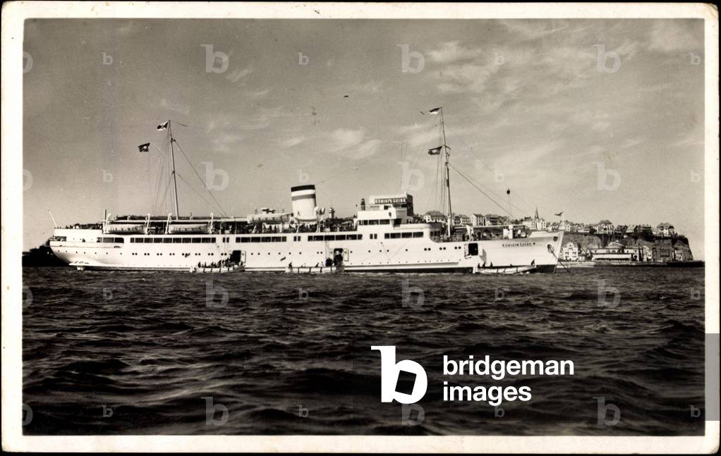 Steamer Queen Luise in front of Helgoland, Hapag