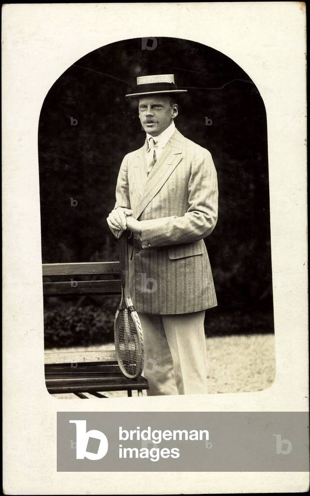 Photo Ak Prince Georg von Bayern Wittelsbach, tennis racket (b/w photo)