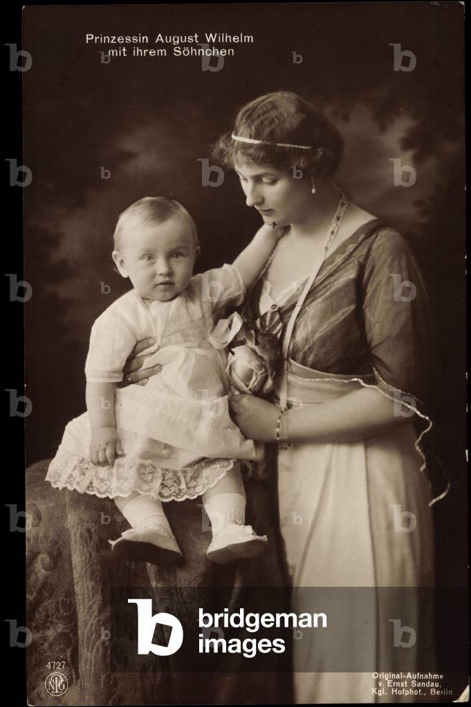 Princess August Wilhelm with son, Prussia, NPG 4727
