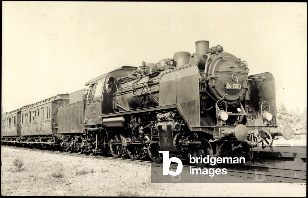 Photo German unit locomotive No. 24 050 on the tracks