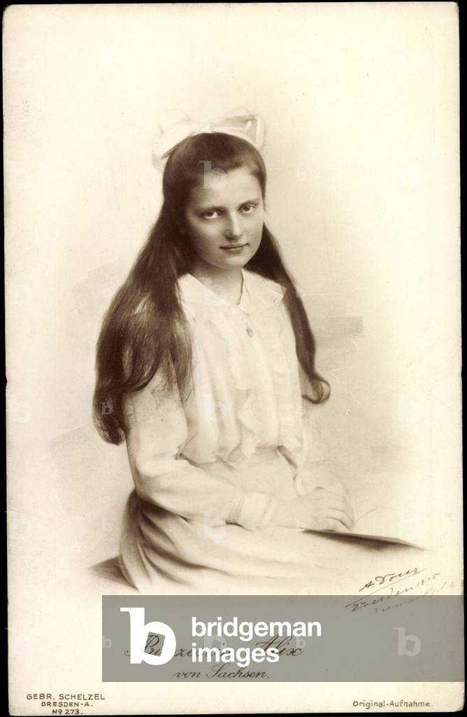 Ak Princess Alix of Saxony, seat portrait, hair bow (b/w photo)