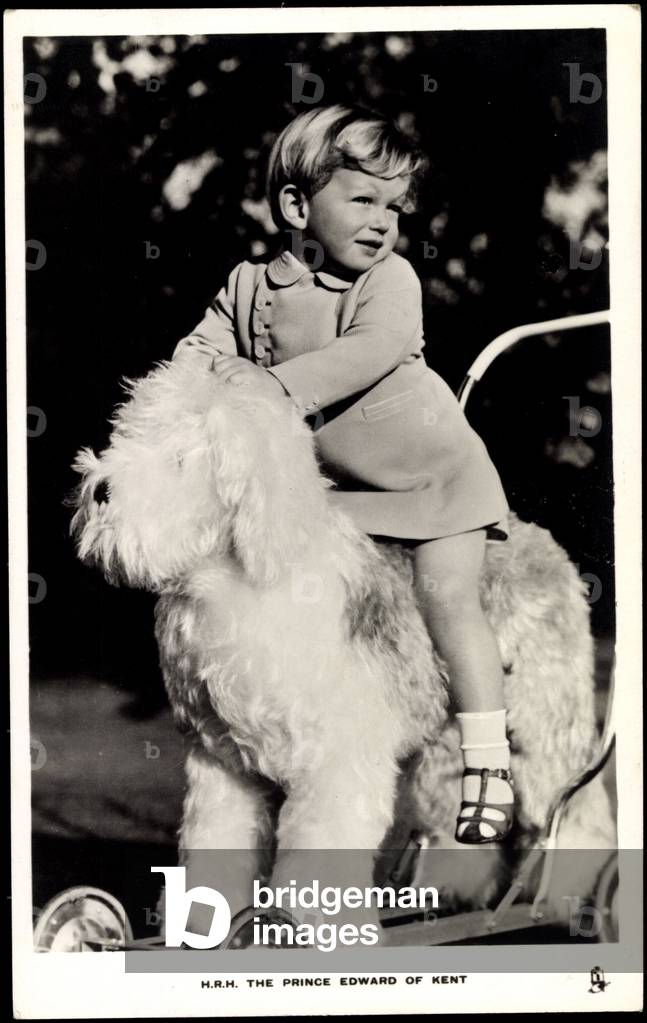 Ak H.R.H. The Prince Edward of Kent, Early Years, Toy Dog  (b/w photo)
