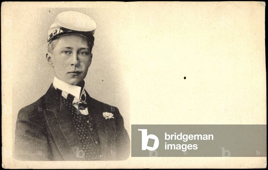 Ak Crown Prince Frederick William of Prussia with student cap (b/w photo)