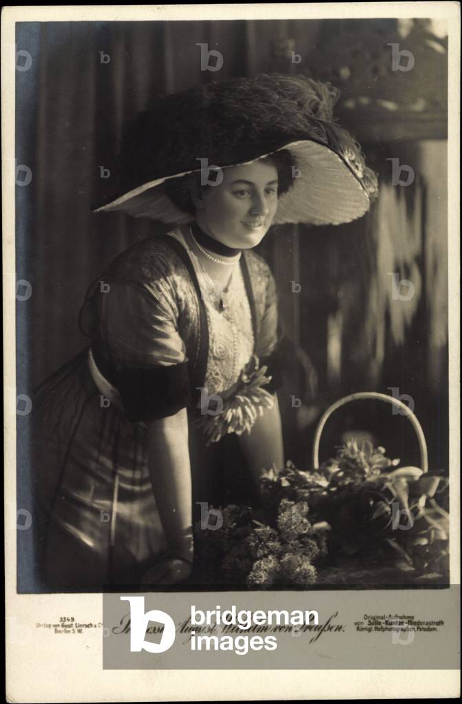 Ak Princess August William of Prussia, Liersch 3349 (b/w photo)