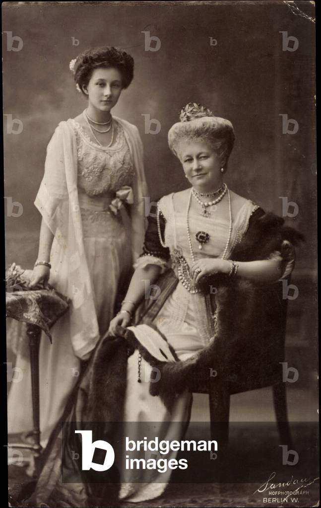 Empress Auguste Viktoria with Viktoria Luise