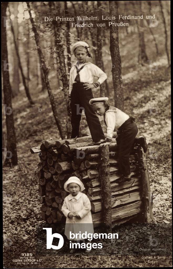 Ak Prince Wilhelm with Prince Louis Ferdinand and sister, Liersch 7189 (b/w photo)