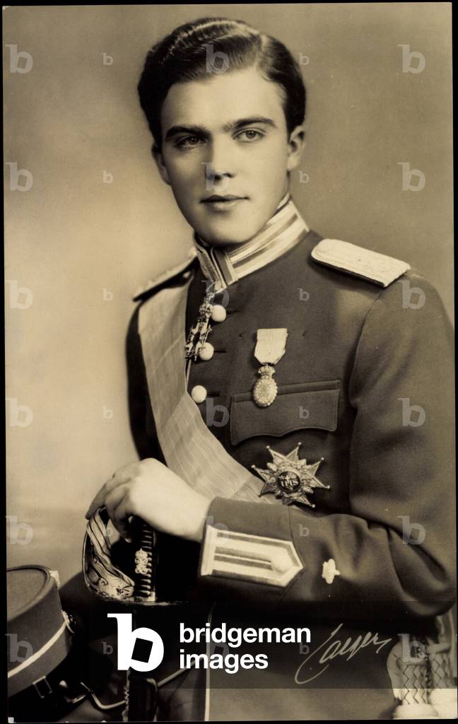 Ak Portrait of Prince Carl Johan in gala uniform with sash (b/w photo)