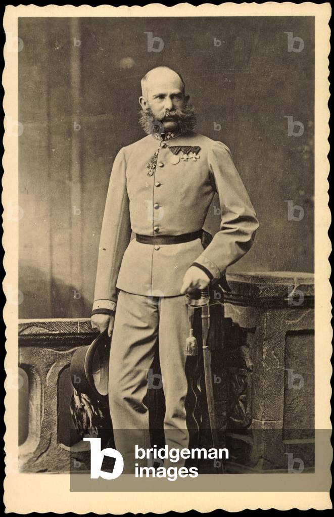 Photo Ak Kaiser Franz Josef I, Younger Years, Hunter Hat, Uniform, Sabre (b/w photo)