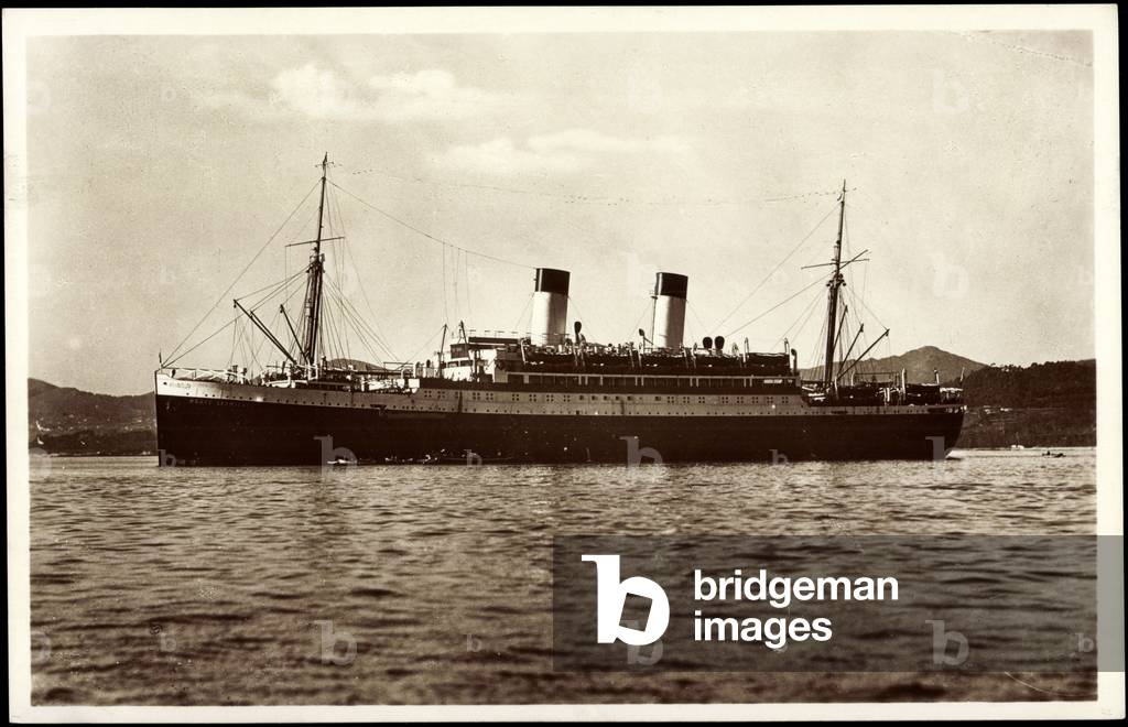 HSDG, motor ship, Monte steamship on the coast