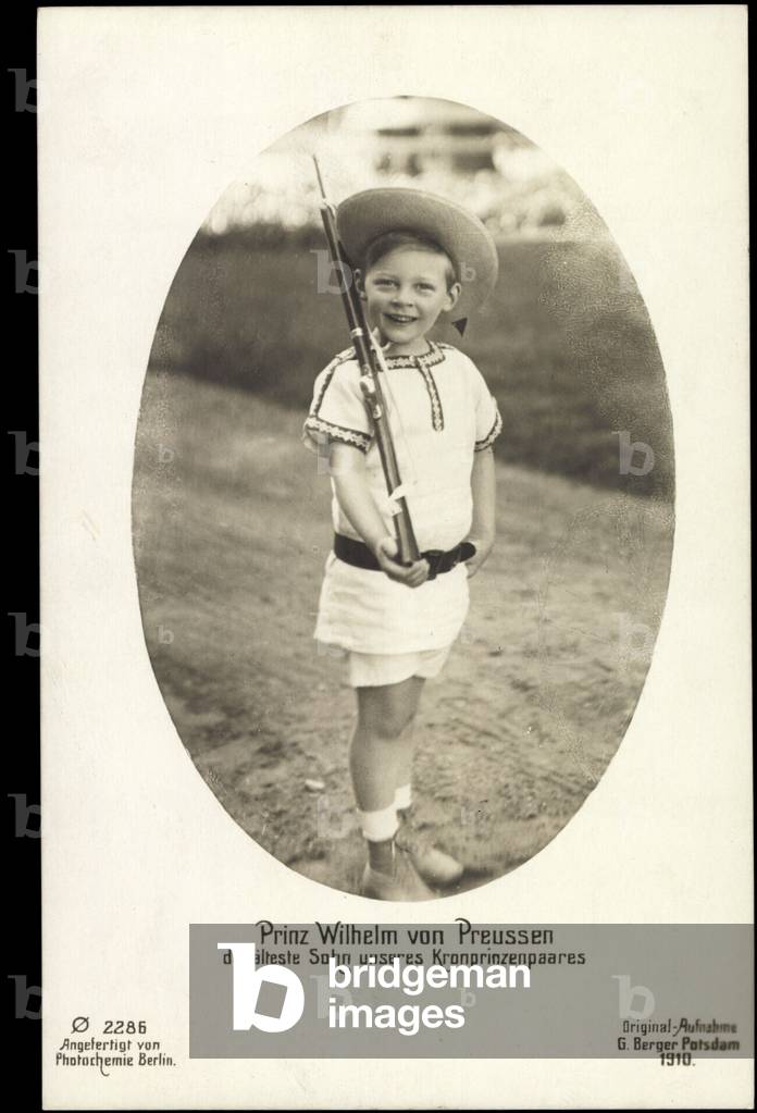 Prince Wilhelm v Prussia with rifle, PH Berlin 2286
