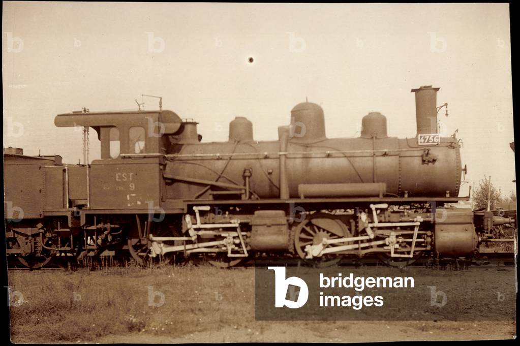Photo German steam locomotive 4756 with tender