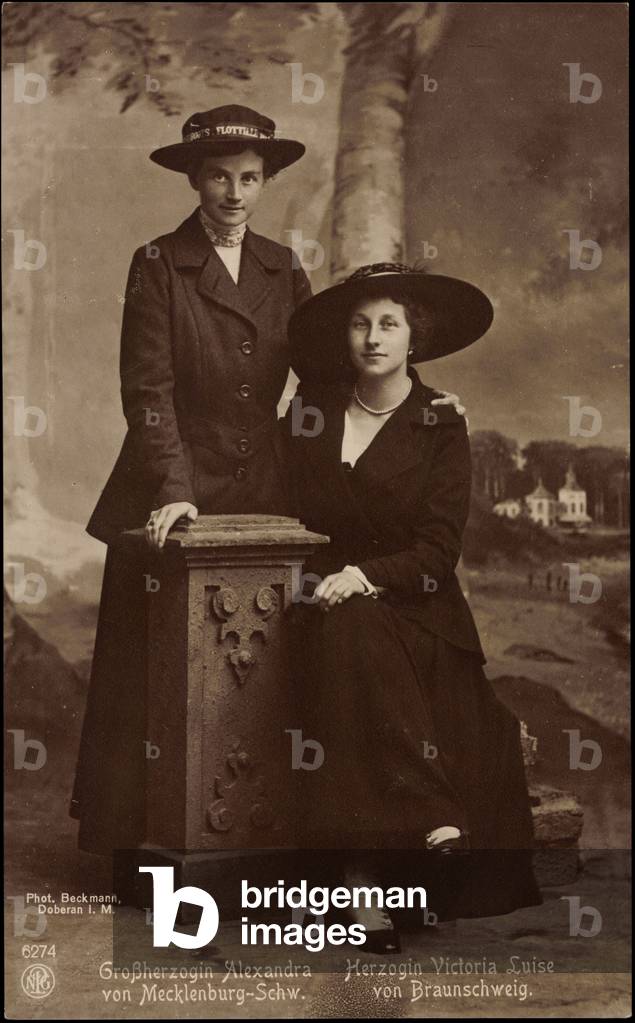Ak Grand Duchess Alexandra von Mecklenburg Schwerin, Duchess Victoria Luise (b/w photo)