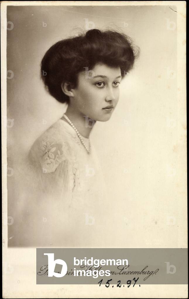 Ak Princess Hilda of Luxembourg, Portrait, Pearl Necklace (b/w photo)
