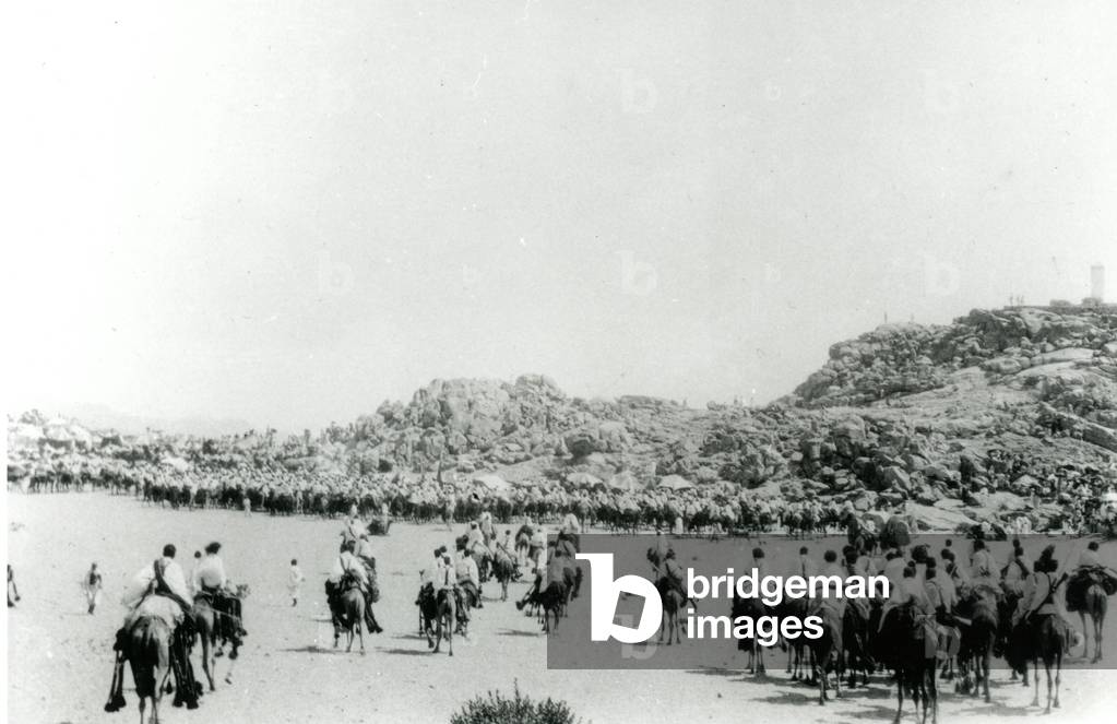 Pilgrims on Arafat plain, 1933 (b/w photo)