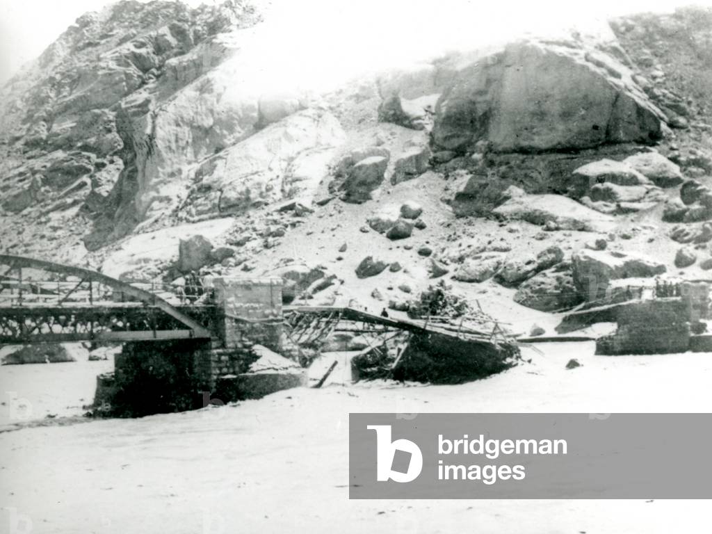 Manjil Bridge, Persia, Iran, 1921 (photo)