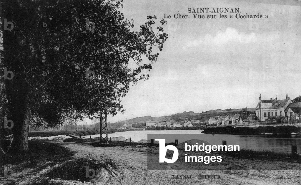 City of Saint Aignan sur Cher (Saint-Aignan-Sur-Cher, Loir and Cher): the river Cher and view of the “Cochards””. Postcard, 20th century.