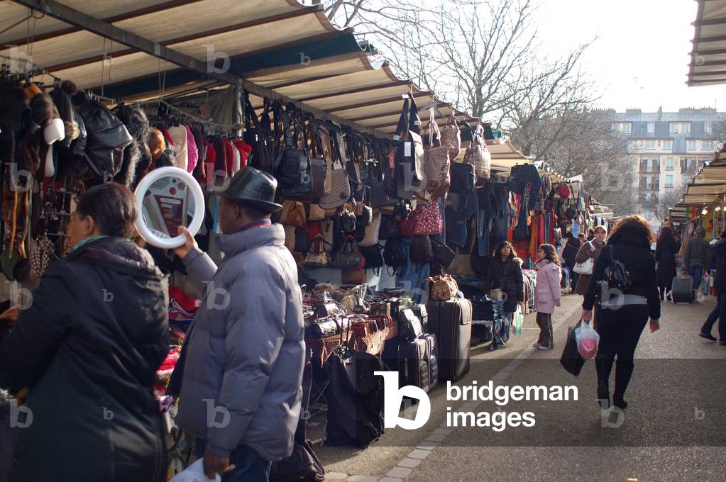 View of the flea market from Clignancourt to Saint Ouen (Saint-Ouen) near Paris.