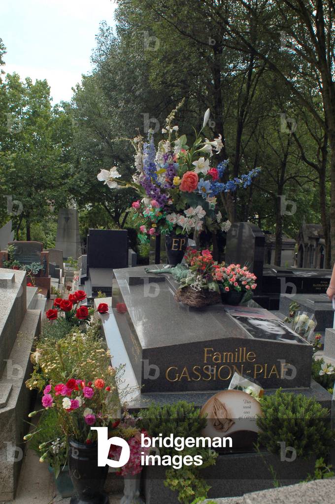 Tomb of Edith Piaf, cemetery of Pere Lachaise.