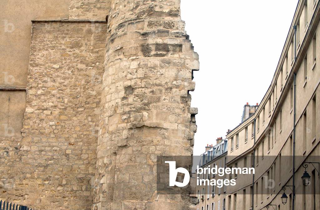 Remains of the wall fortifies erige under the rule of Philippe Auguste. Paris, 4th arrondissement.
