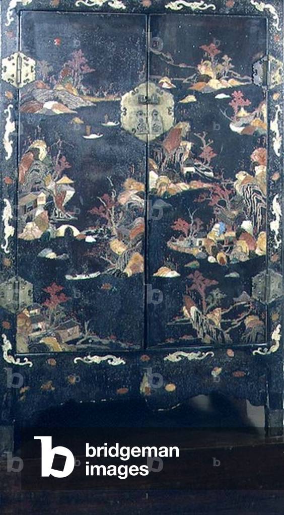 Decorated cabinet, Coromandel, 18th century (lacquer and mother-of-pearl)