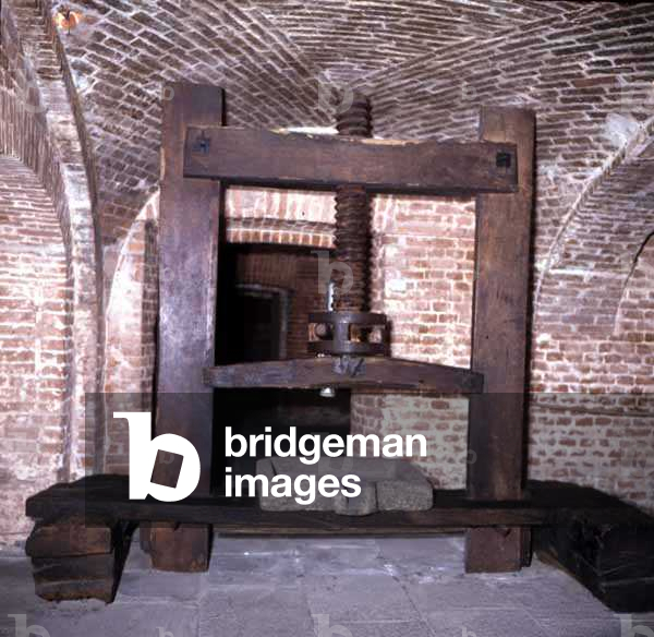 Piedmontese Grape Press (wood)