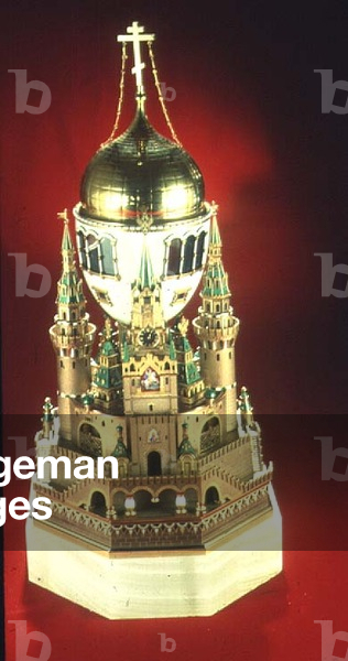 Imperial Uspensky Cathedral Egg by Faberge, 1904 (gold, glass, onyx, silver and enamel) (see 174479)
