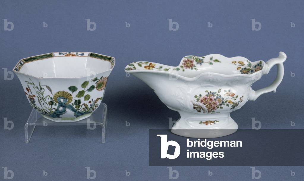 Worcester shaped oval sauce boat and octagonal bowl decorated in enamels, 1750-55 (ceramic)