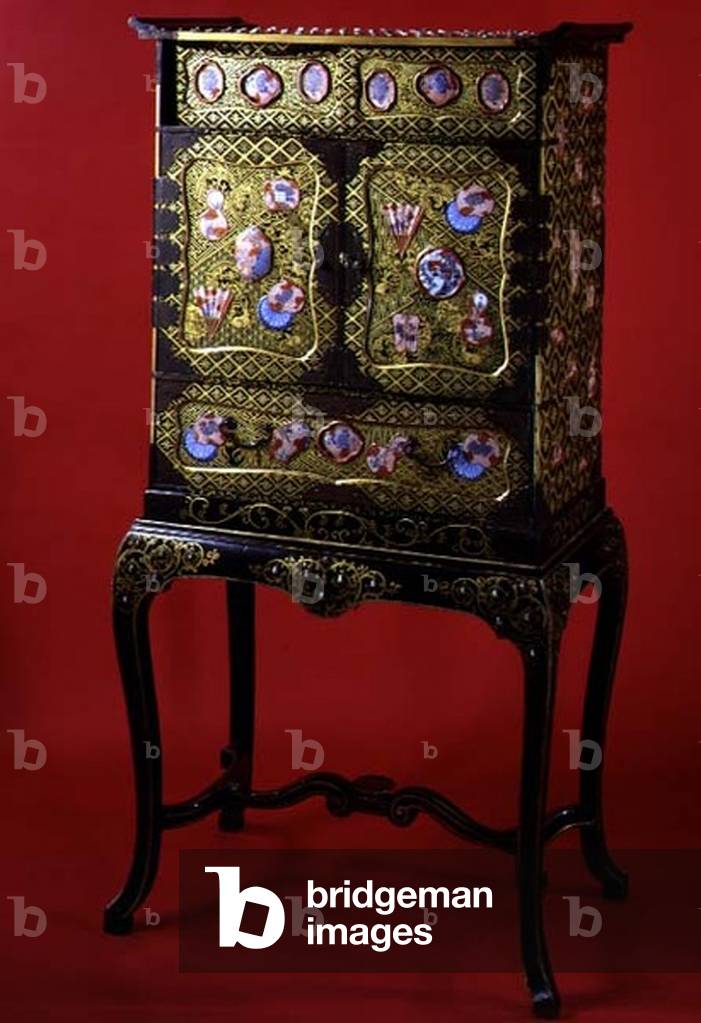 Cabinet, Japanese, 18th century (lacquer)