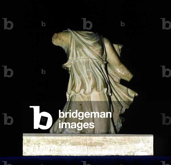 Statue of the Roman goddess Diana (marble)