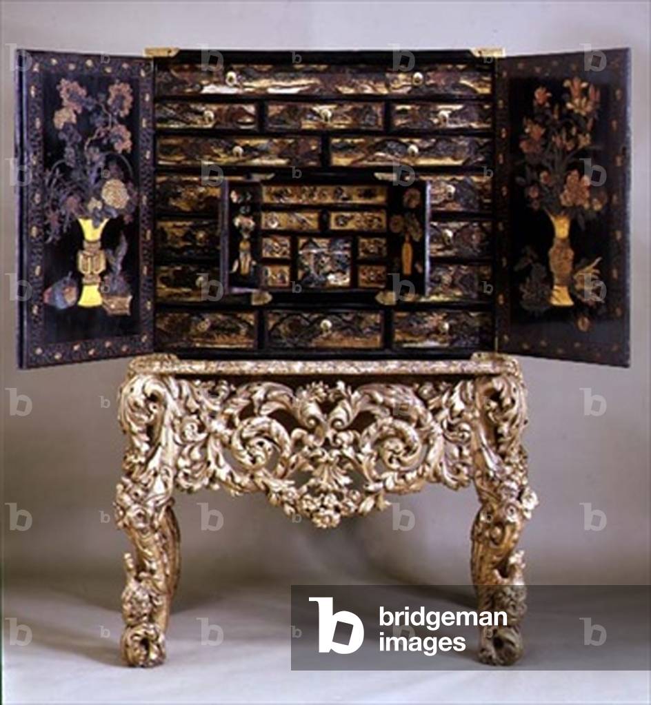 Cabinet on gilt stand, open, c.1680 (lacquer)