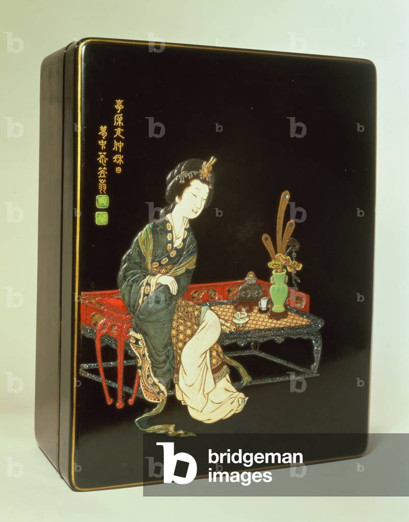Chinese-style writing box, inscribed with the green pottery seal of Ritsuo (lacquer with ivory, pottery, mother of pearl and tortoise shell)
