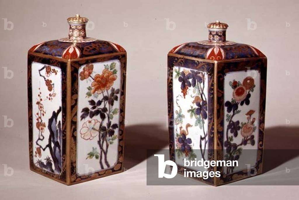 A pair of tokkuri (ceramic)