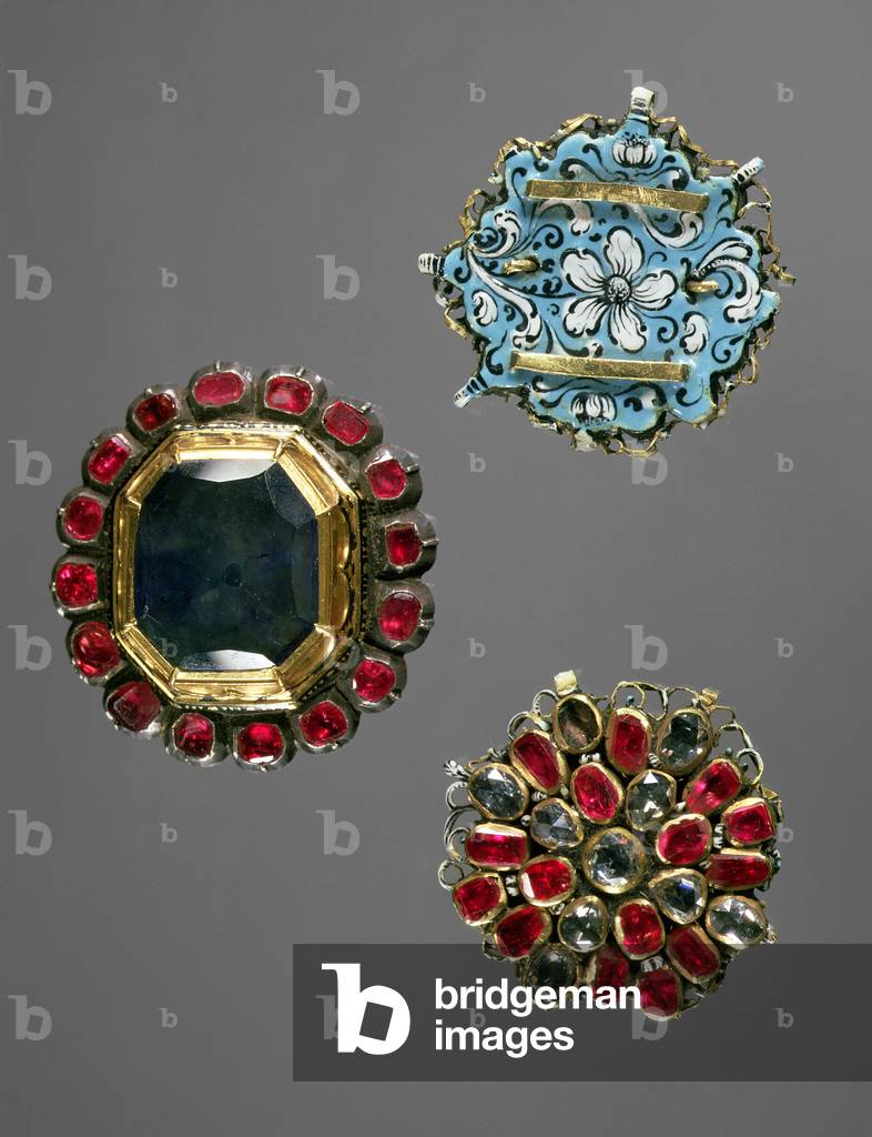 Selezione di spille costume incastonate con pietre semipreziose, Mosca, inizio del XVIII secolo