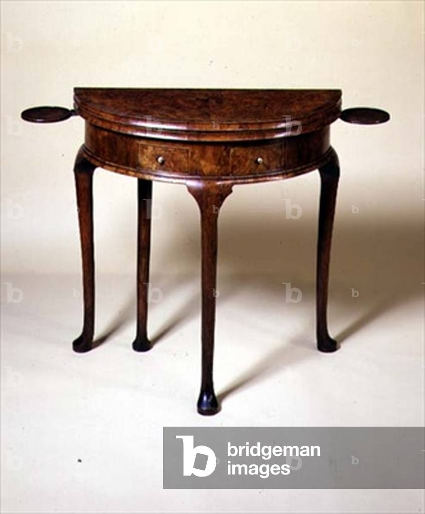 Queen Anne card table with pad feet, 1710 (walnut)