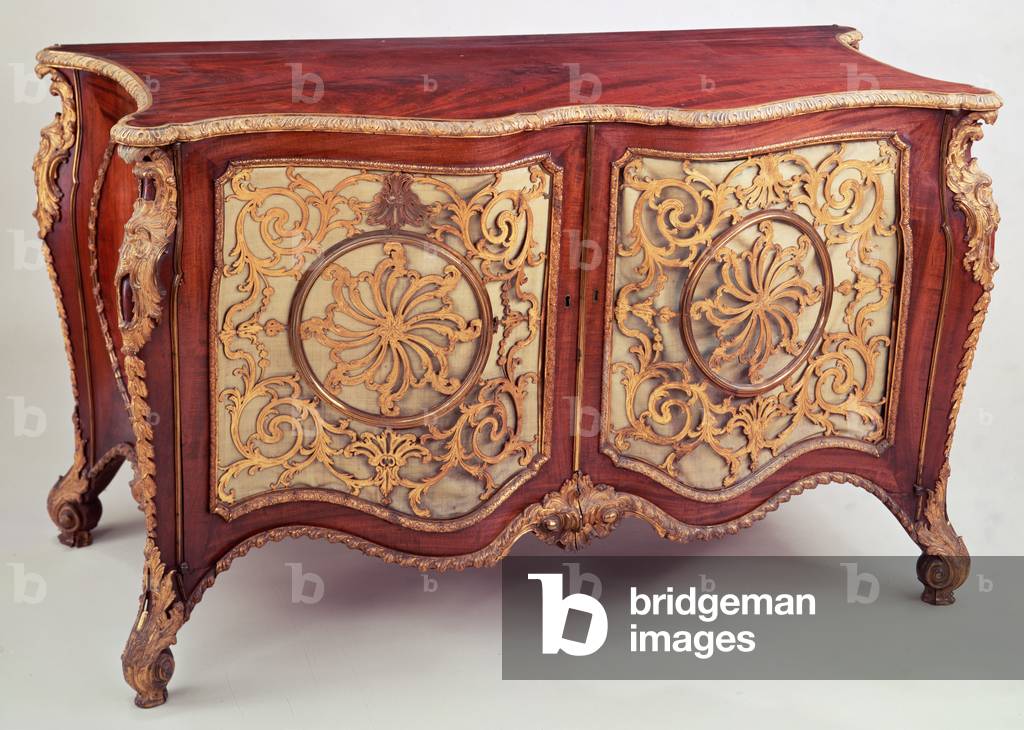 "Comò George III (mogano e ormolu)" di English School