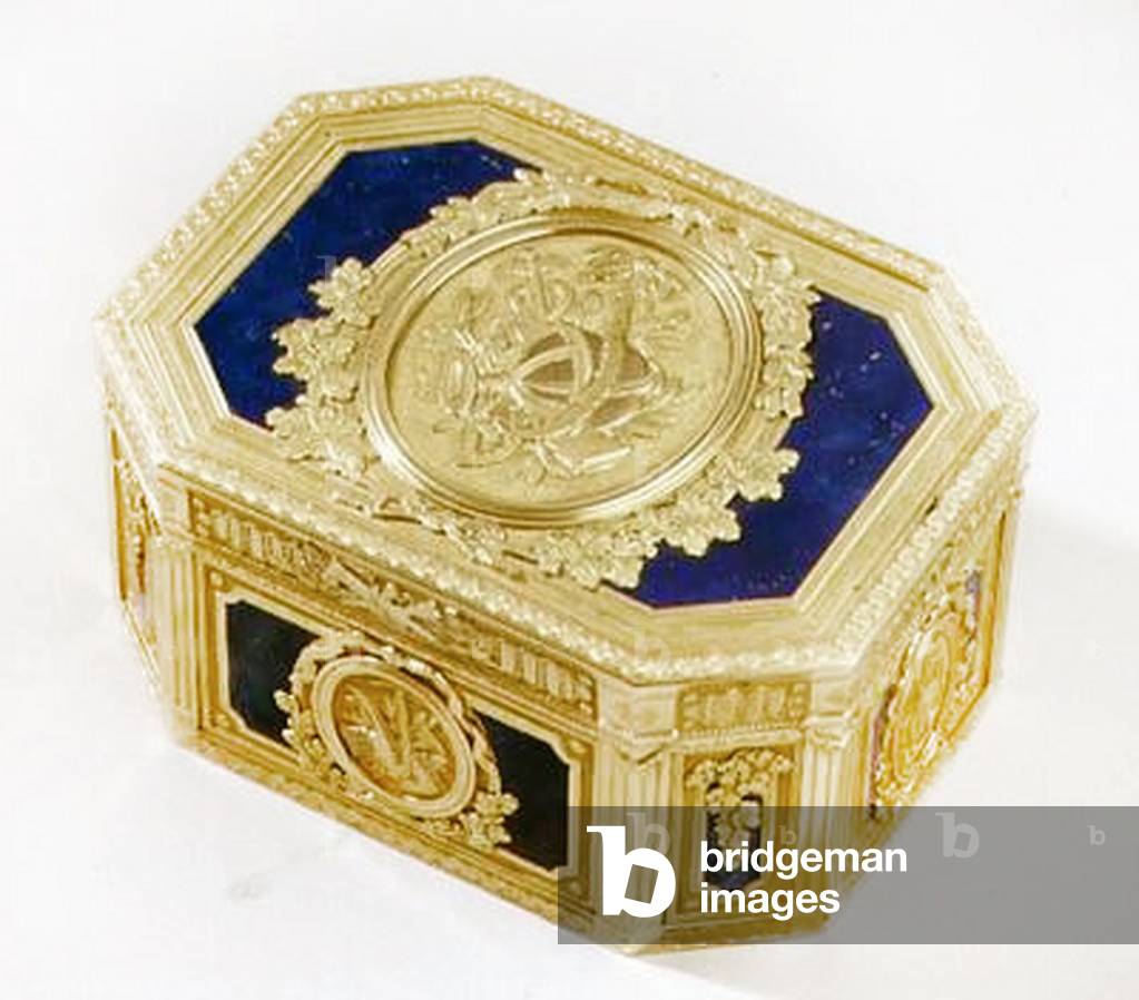 Snuff box (gold & enamel)