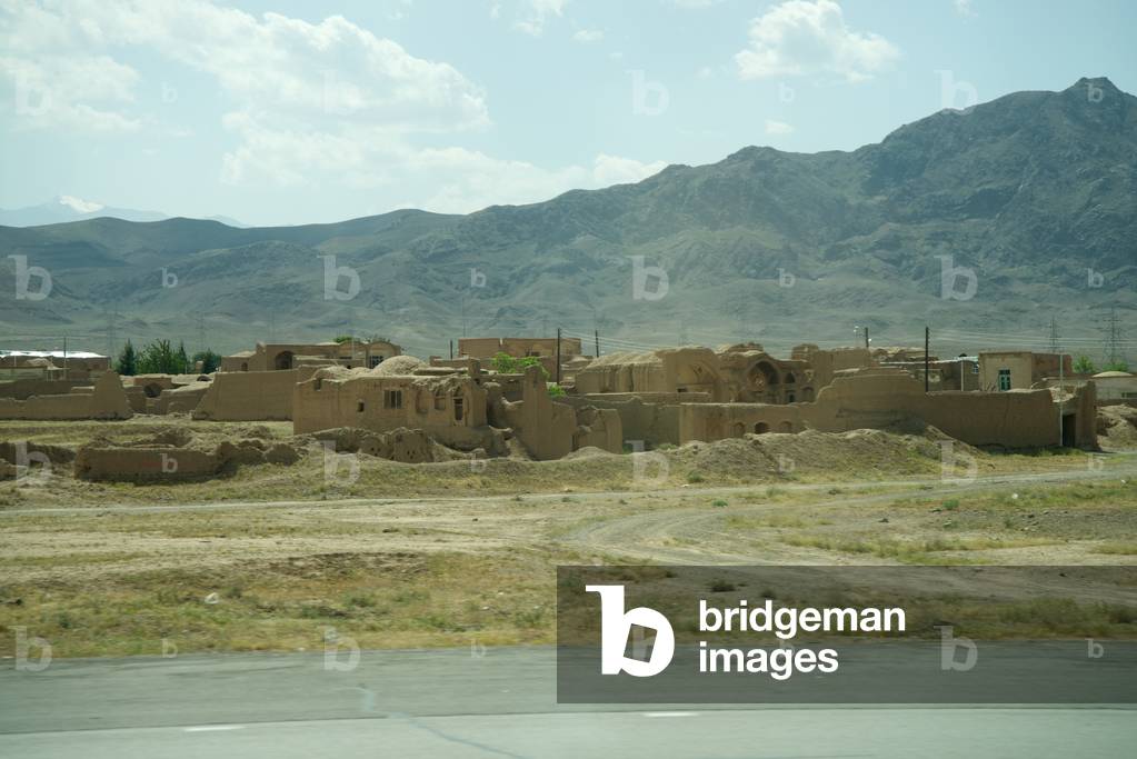 Landscape on the Road between Kashan and Teheran (photo)