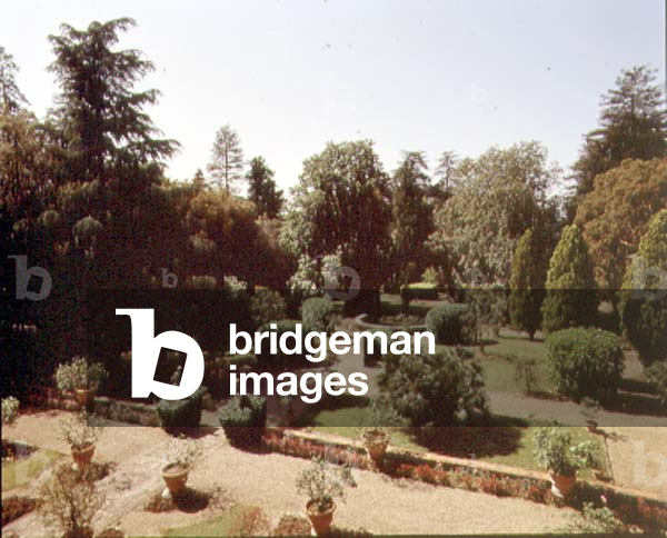 View of the lower gardens, designed for Cosimo il Vecchio (1389-1464) by Michelozzo di Bartolommeo (1396-1472) (photo)